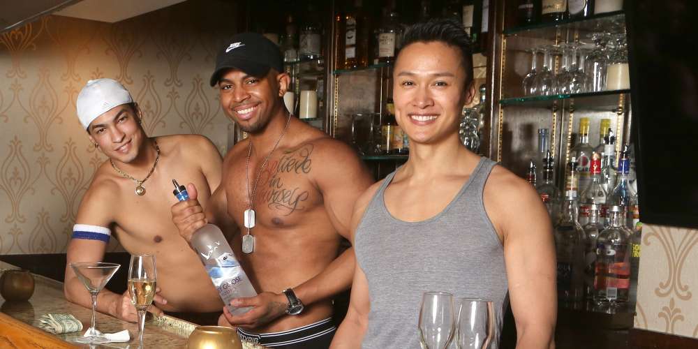 Townhouse is  one of those gay bars in NY for mature men and their admirers.  If you're looking to connect with wealthy gay men Townhouse is a great place to check out.